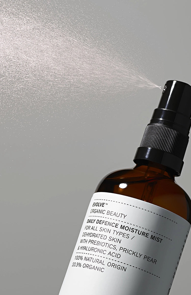 日中の乾燥防止にもおすすめ微細&濃密ミスト化粧水
